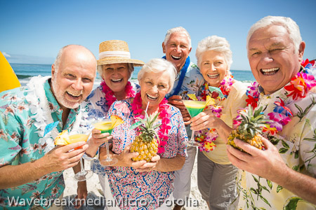 Seniors drinking cocktails